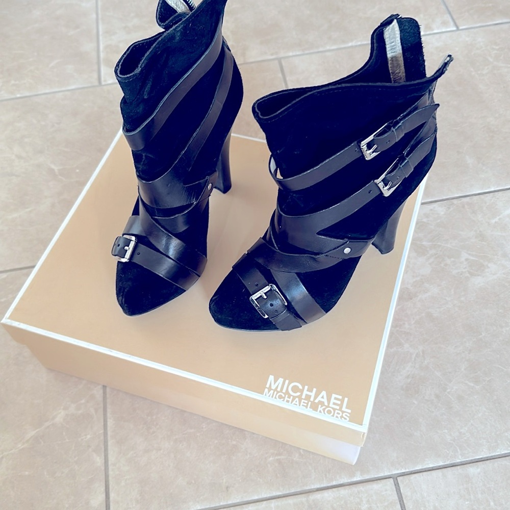 Selling Michael Kors Tatum Boot.
